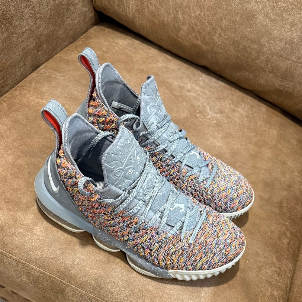 Nike Labron James Sneakers